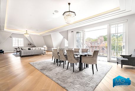 Flat Canons Close in Greater London