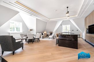 Flat Canons Close in Greater London