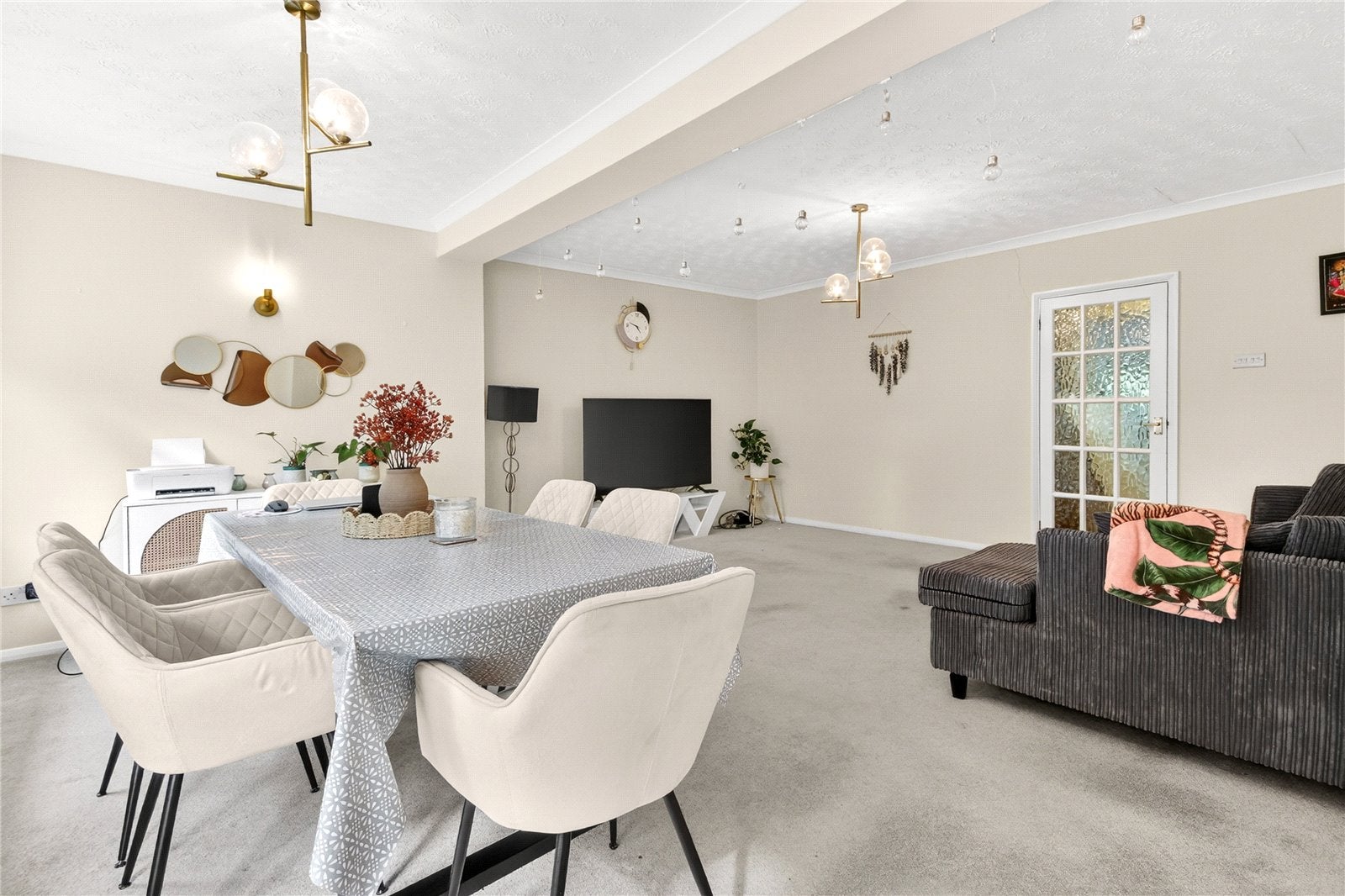 House Pembroke Close in Sunninghill