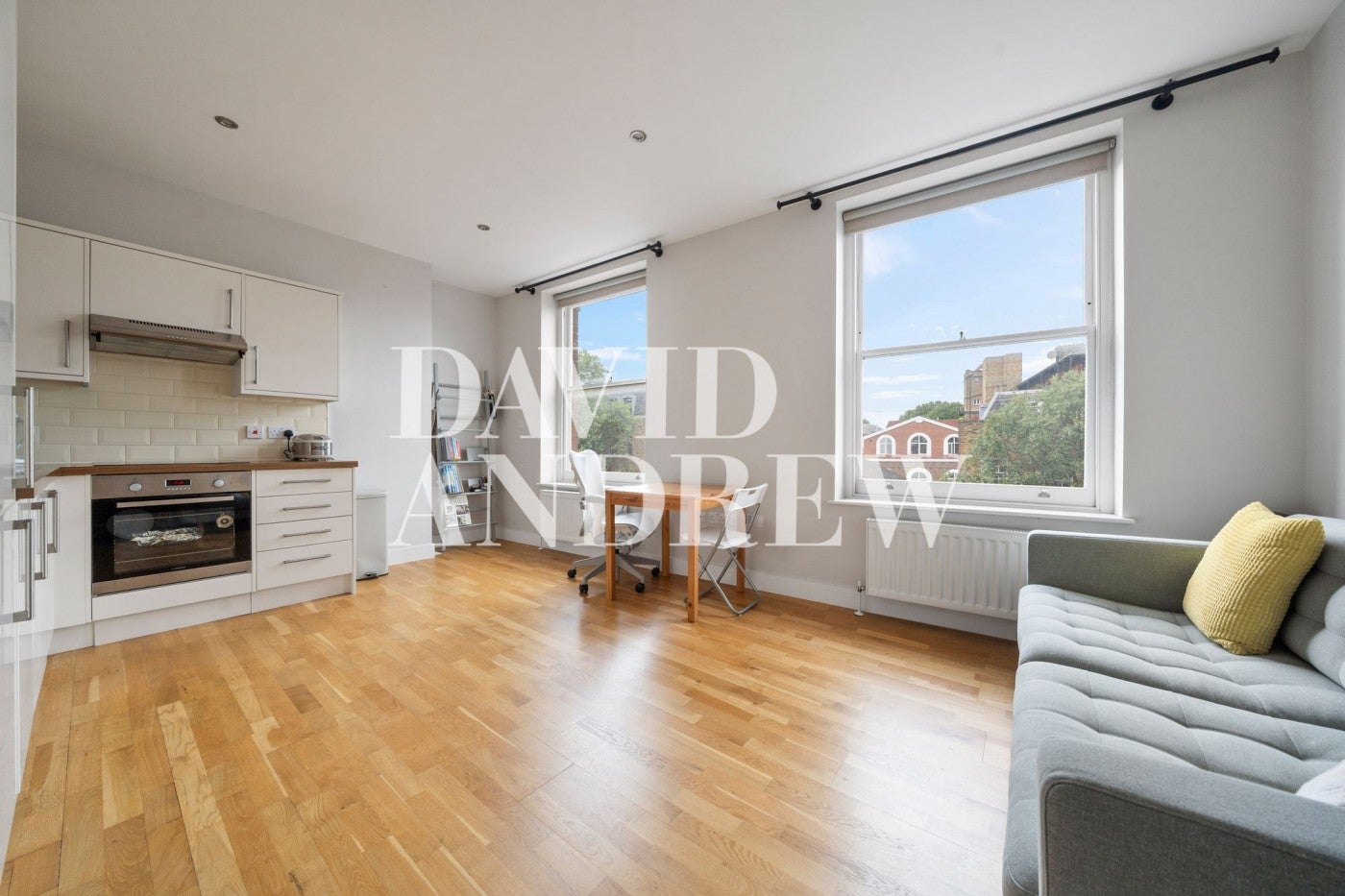 Flat Upper Street in Greater London
