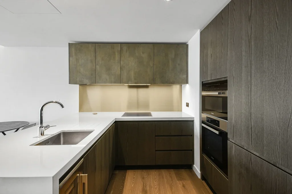 Flat Carnation Way in Greater London