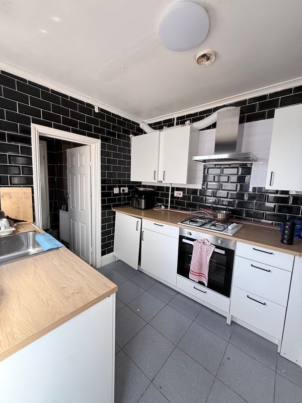 Room Cheveral Avenue in Coventry