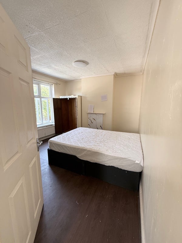 Room Cheveral Avenue in Coventry