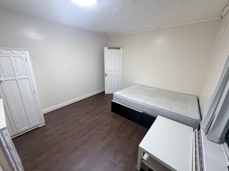 Room Cheveral Avenue in Coventry