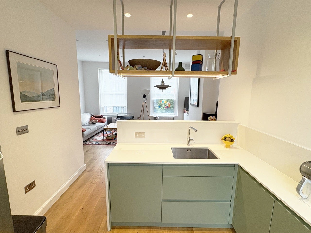 Flat Kilburn Park Road in City of Westminster