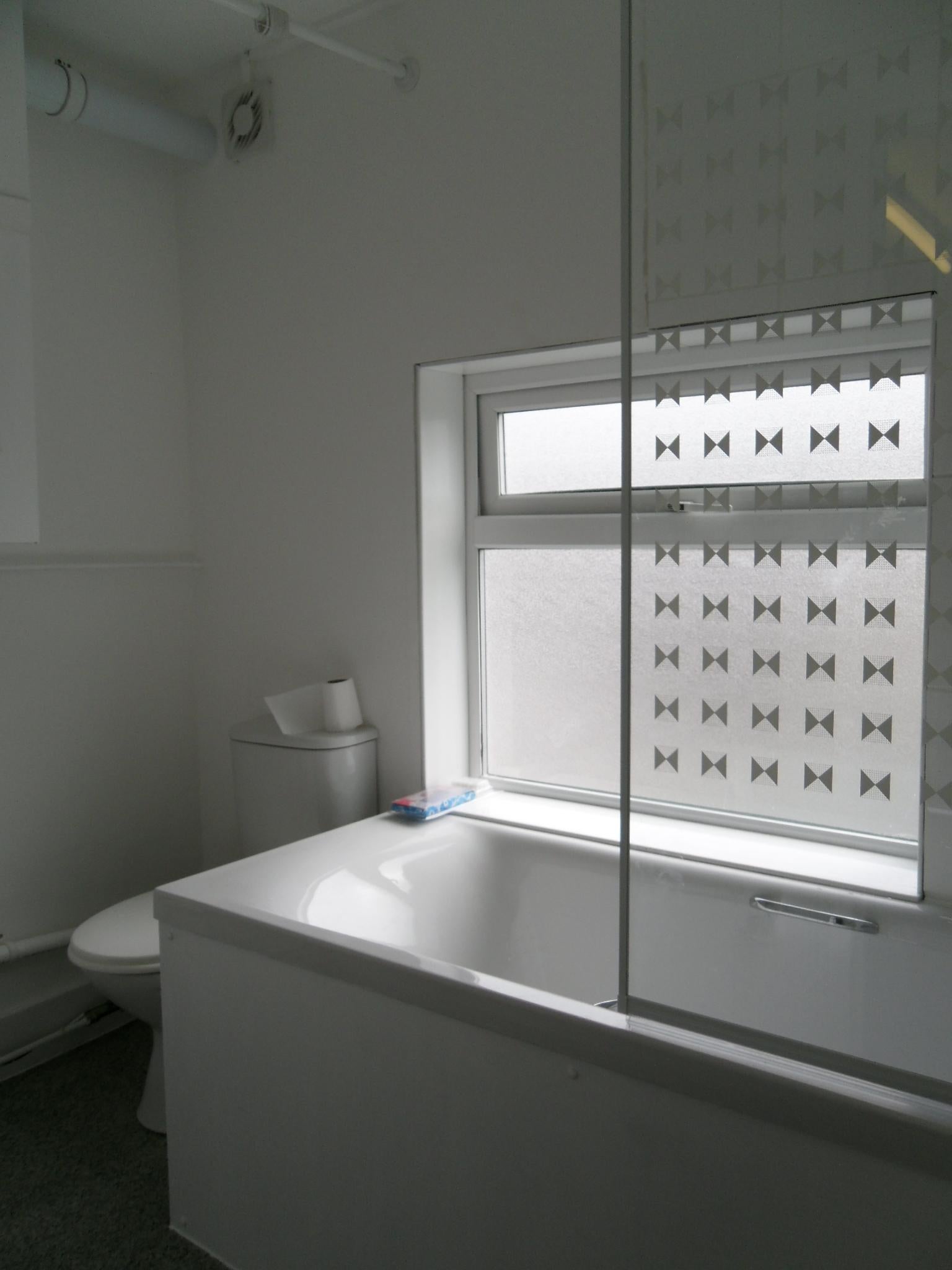 Flat Barking Road in Greater London