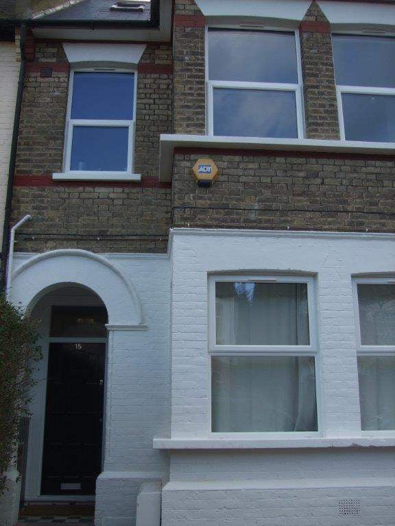 Flat Norbury Court Road in Greater London