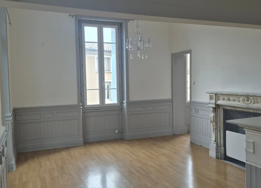 Flat Avenue Saint-Lazare in Montélimar