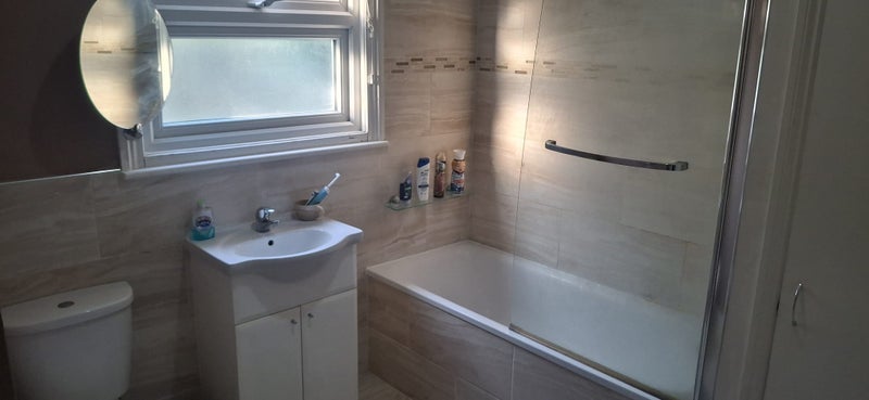 Flat Kenninghall Road in Greater London