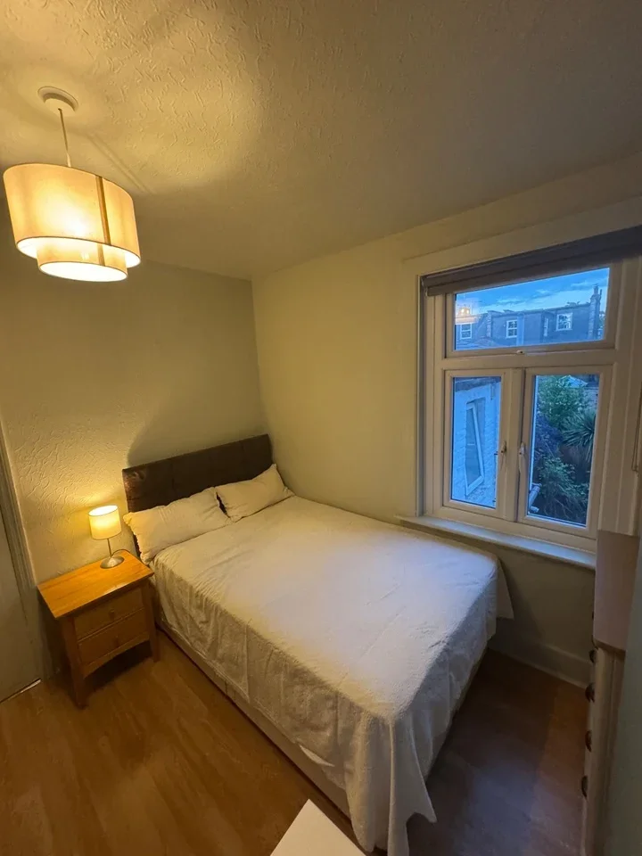 Room Northfield Avenue in Greater London