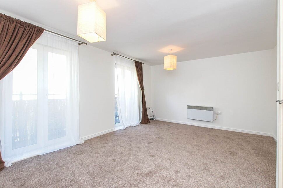 Flat Chantry Close in Greater London