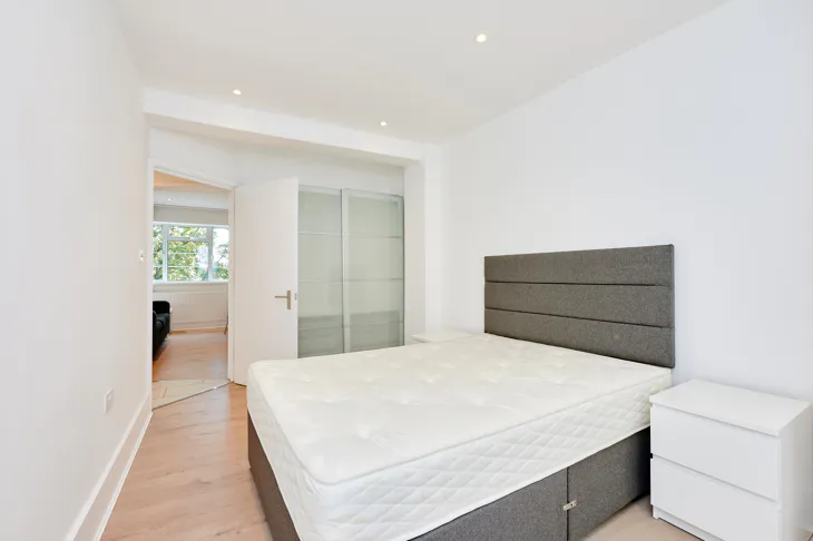 Flat Upper Street in Greater London