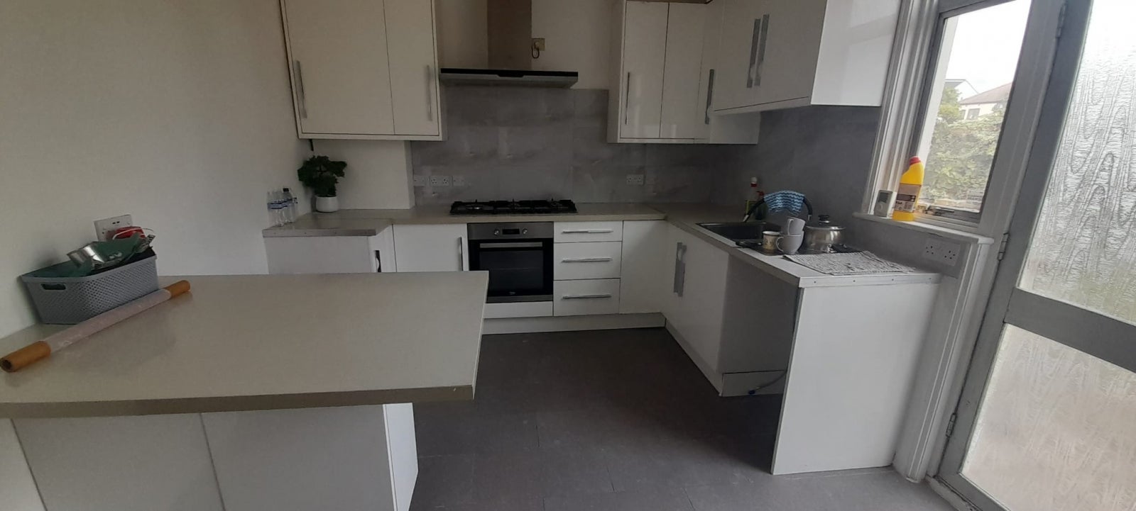 Flat Upney Lane in Greater London