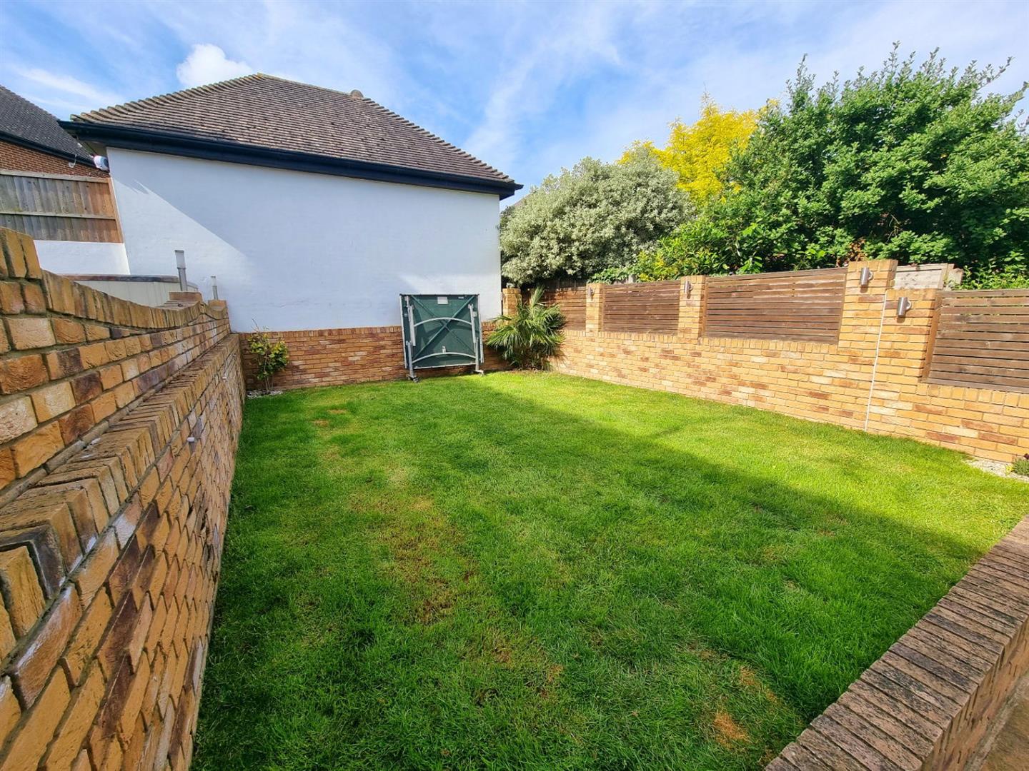 House Rodmer Close in Borough of Swale