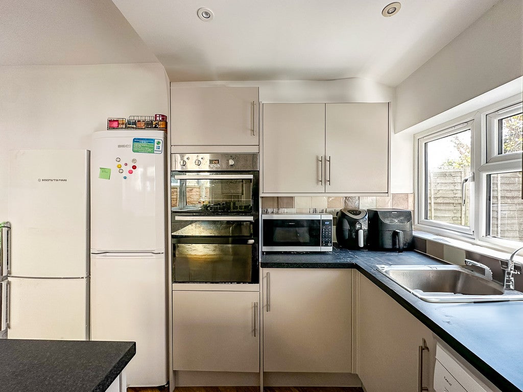 Room Newmarket Road (shared-use path) in Cambridge