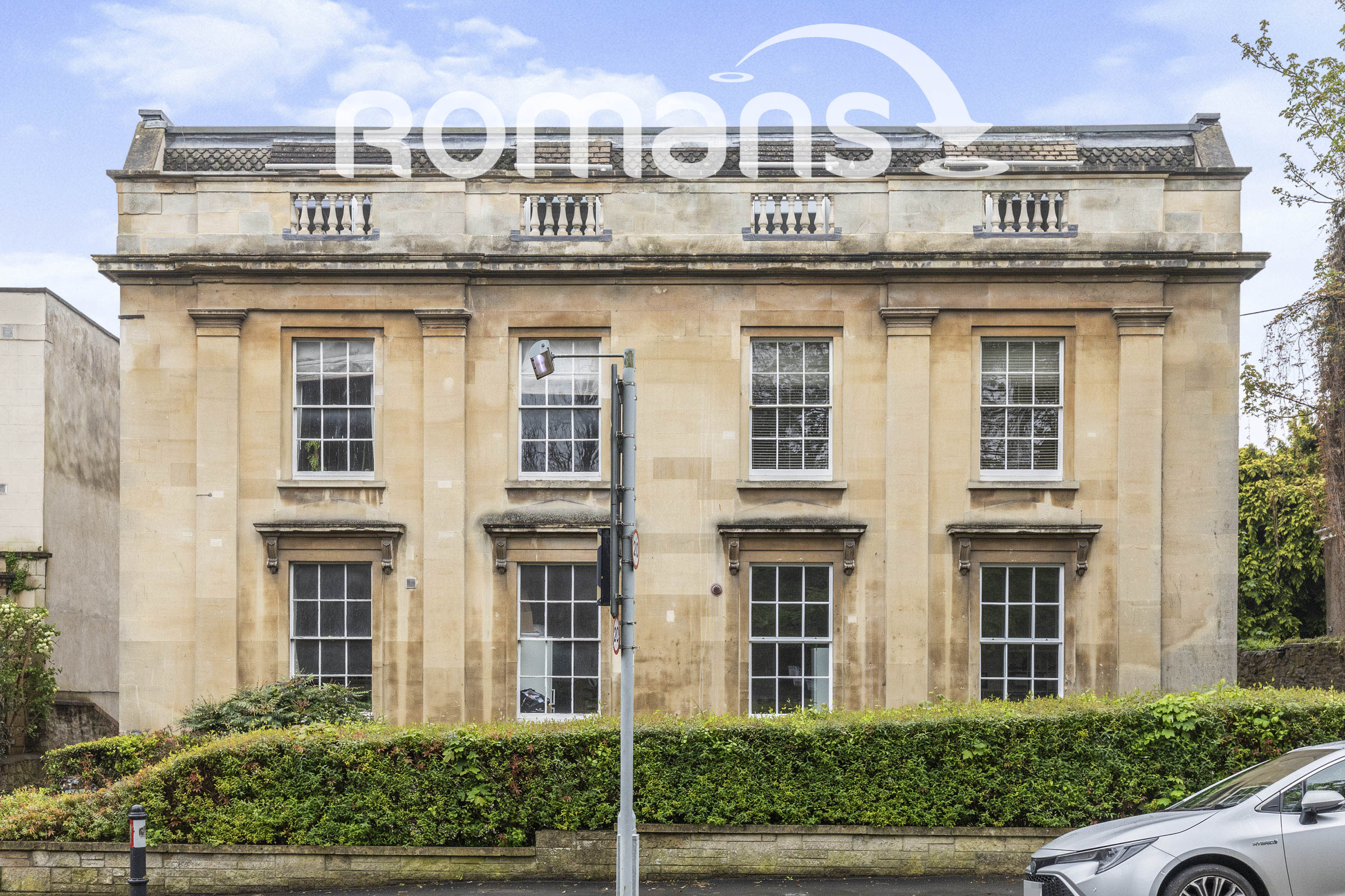 Flat Cotham Road in Bristol