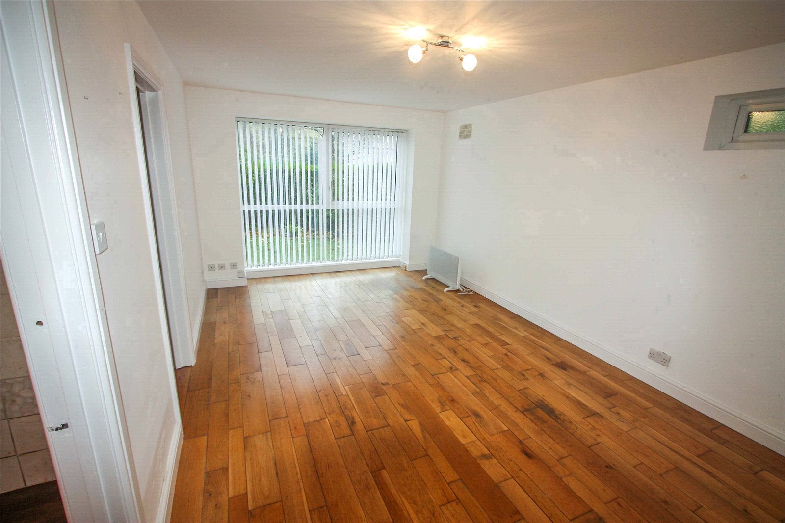Flat Cholmondeley Road in Salford