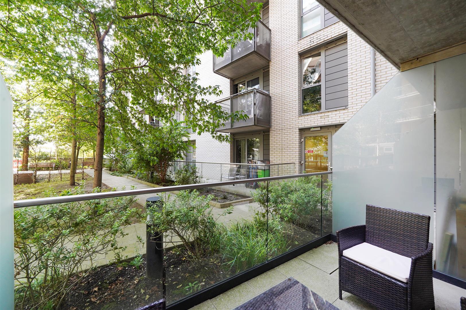 Flat Loampit Vale in Greater London