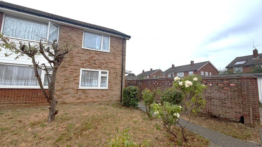 Flat Larkspur Way in Epsom and Ewell