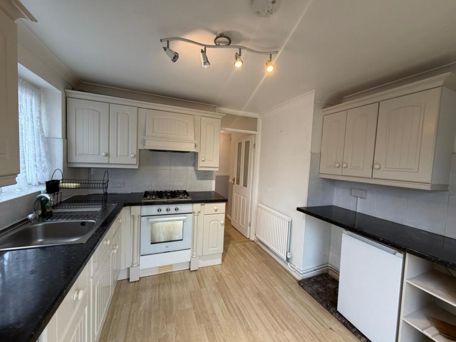 Flat Larkspur Way in Epsom and Ewell