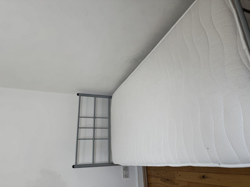 Room Bensham Lane in Greater London