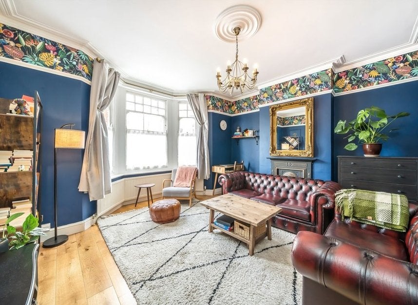 Flat Elmhurst Street in Greater London