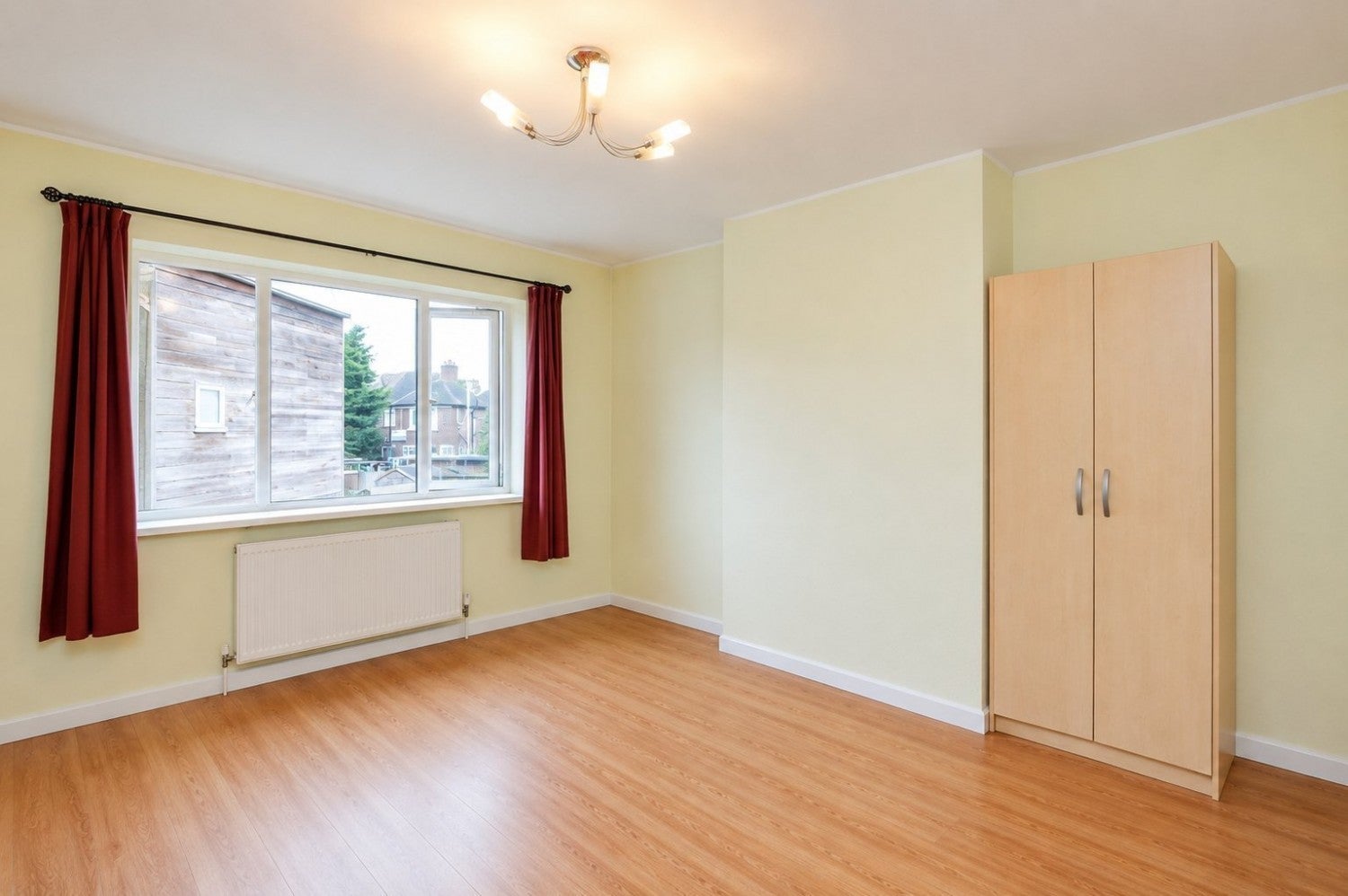Flat Greenford Road in Greater London
