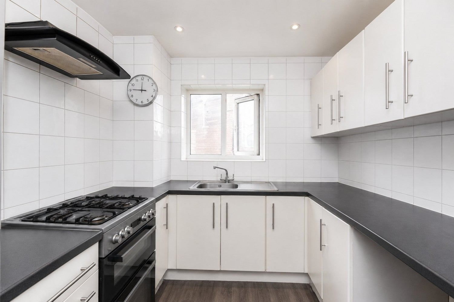 Flat Greenford Road in Greater London