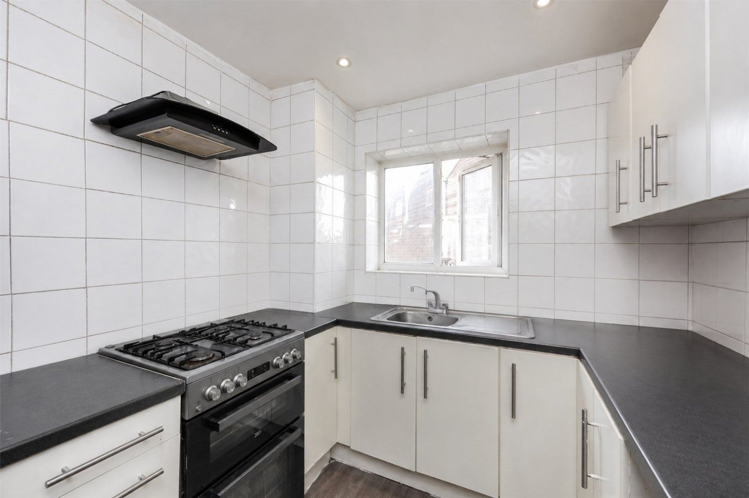 Flat Greenford Road in Greater London