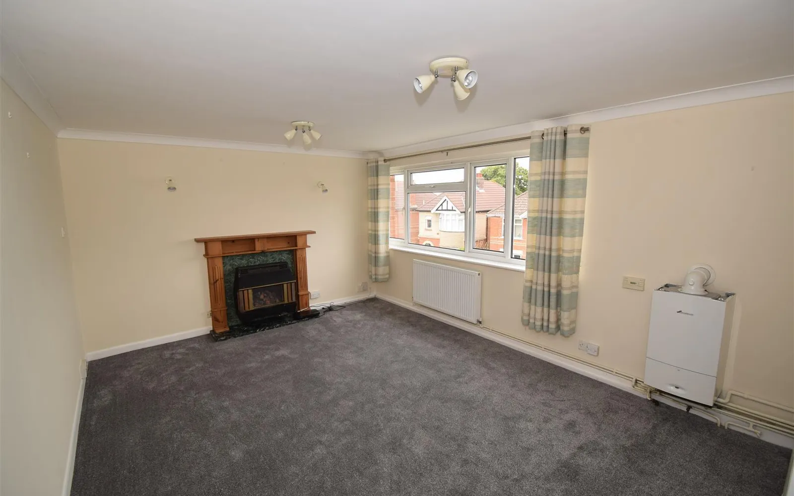 Flat Ashley Road in Poole