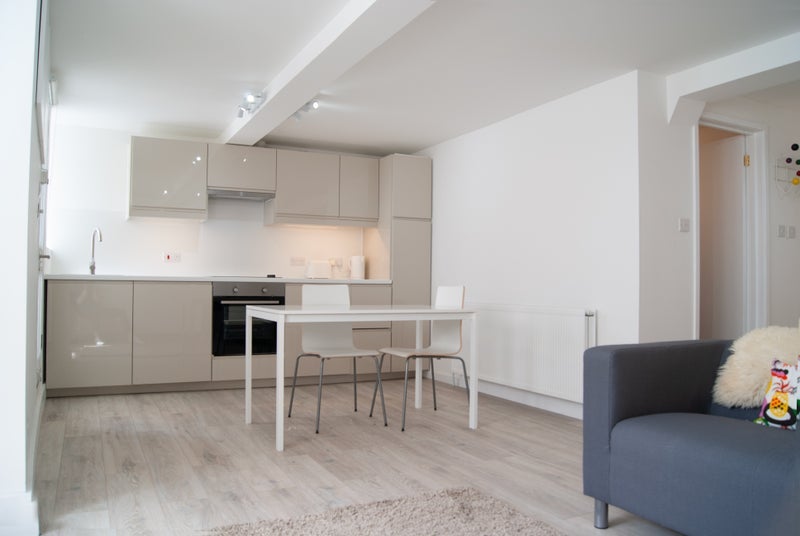 Flat Denton Road in Greater London