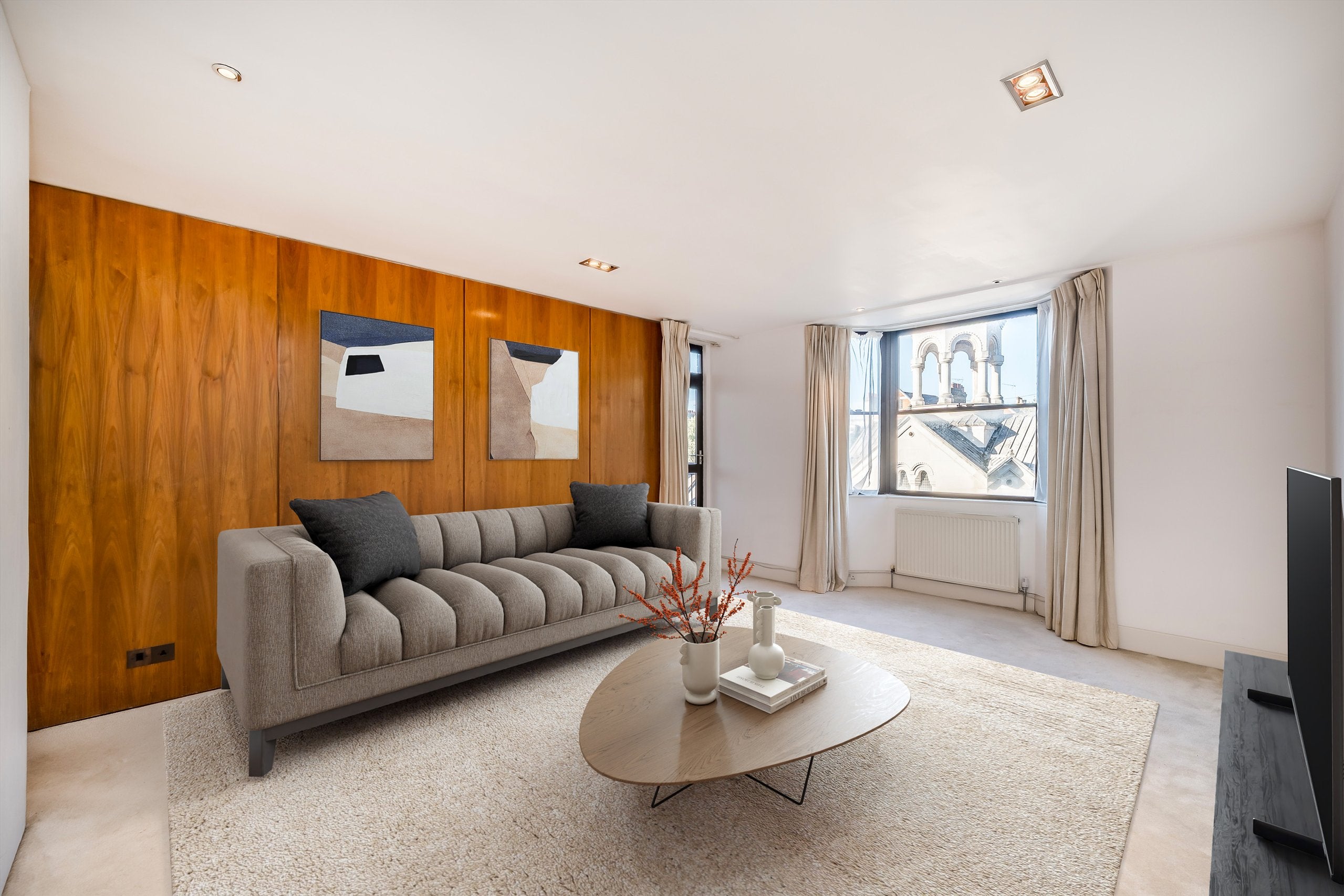 Flat Wrights Lane in Greater London