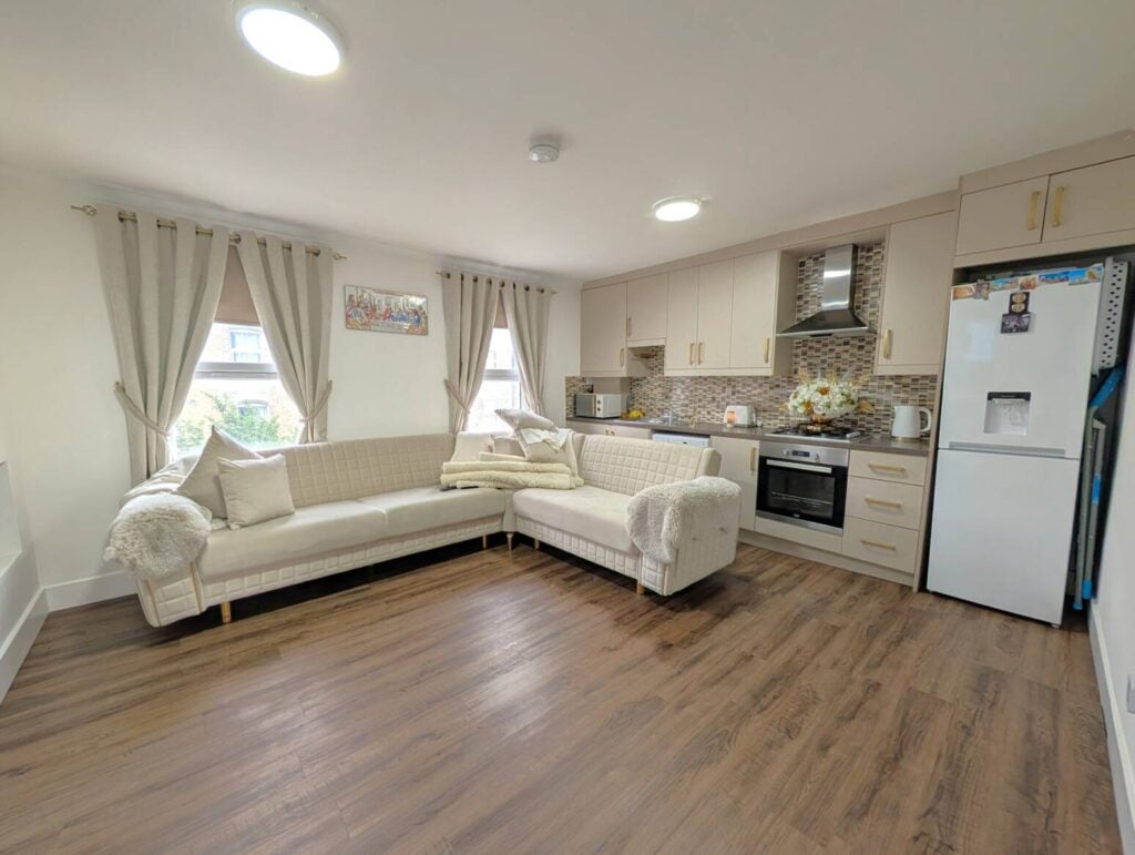 Flat Webb Place in Greater London