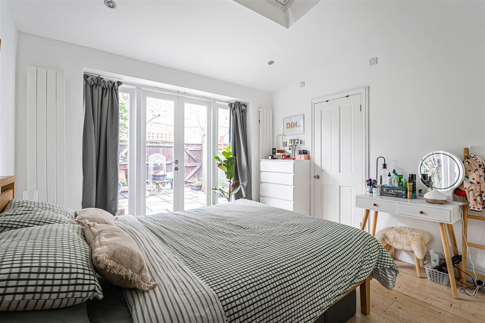 House Leighton Road in Greater London