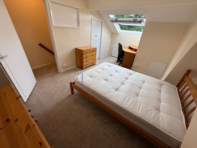 Room Crookesmoor Road in Sheffield