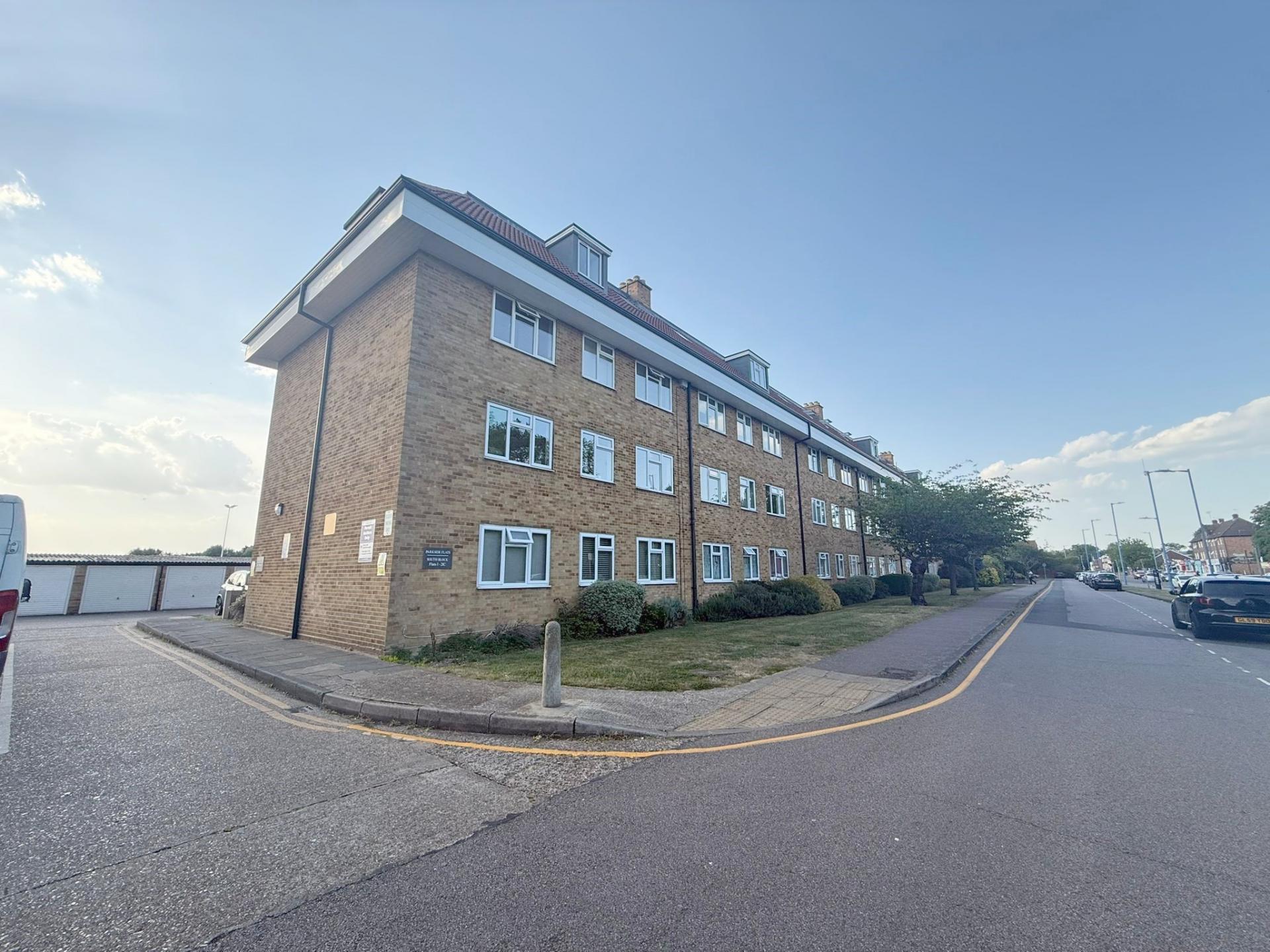 Flat High Street in Hertsmere