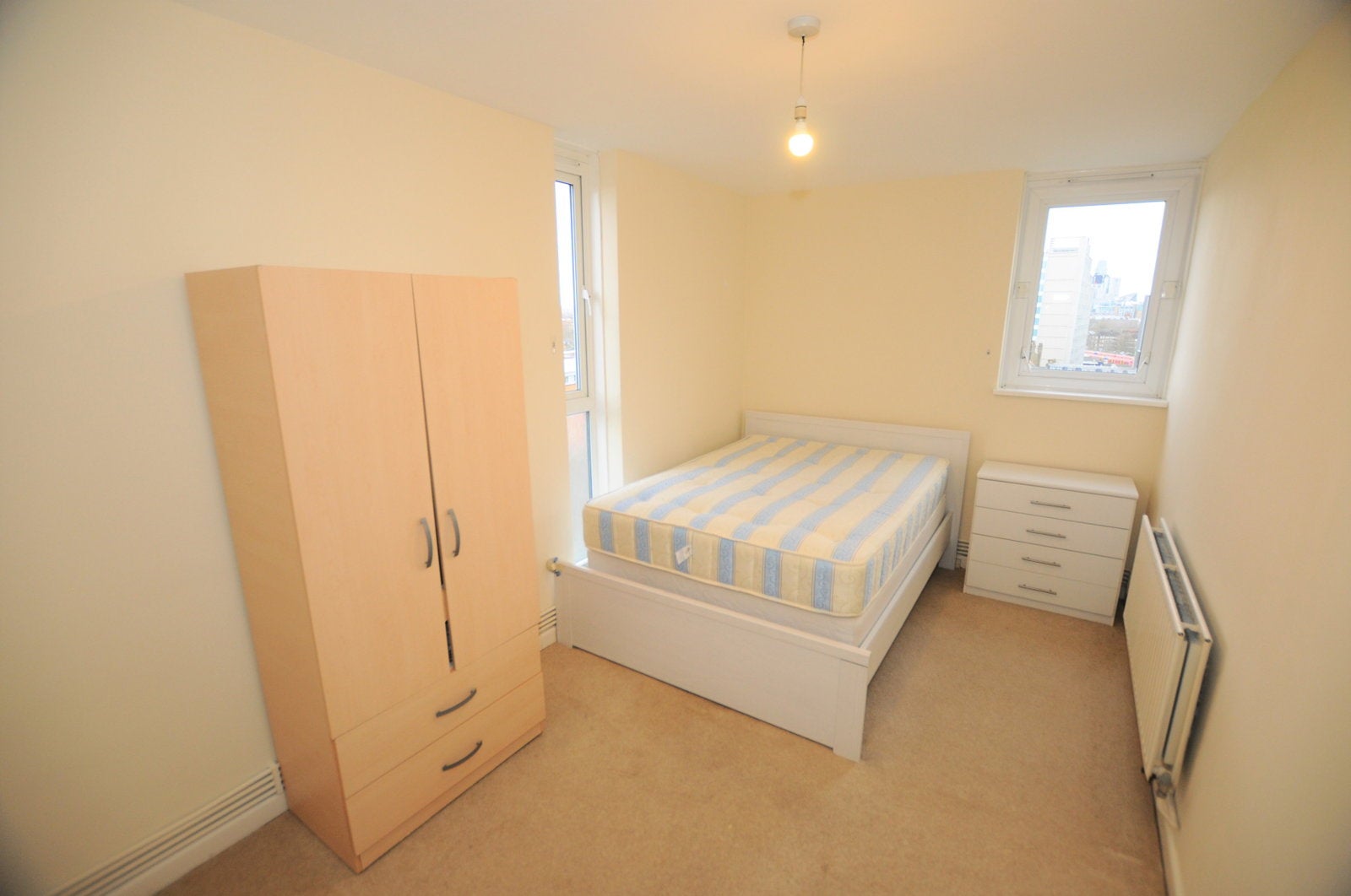 Flat Cole Close in Greater London