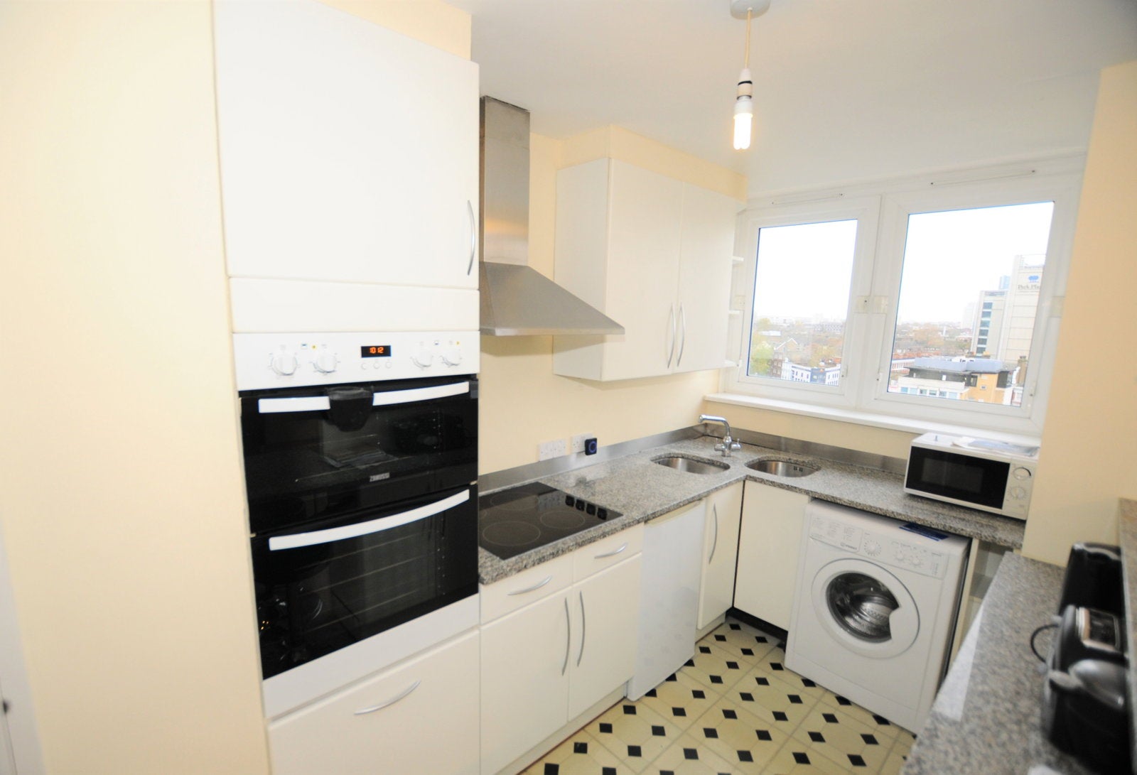 Flat Cole Close in Greater London