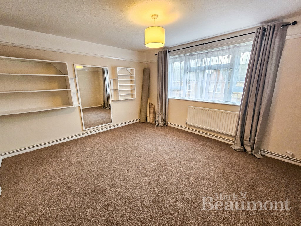 Flat Exbury Road in London