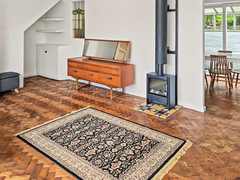 Flat Ty Rhiw in Taffs Well