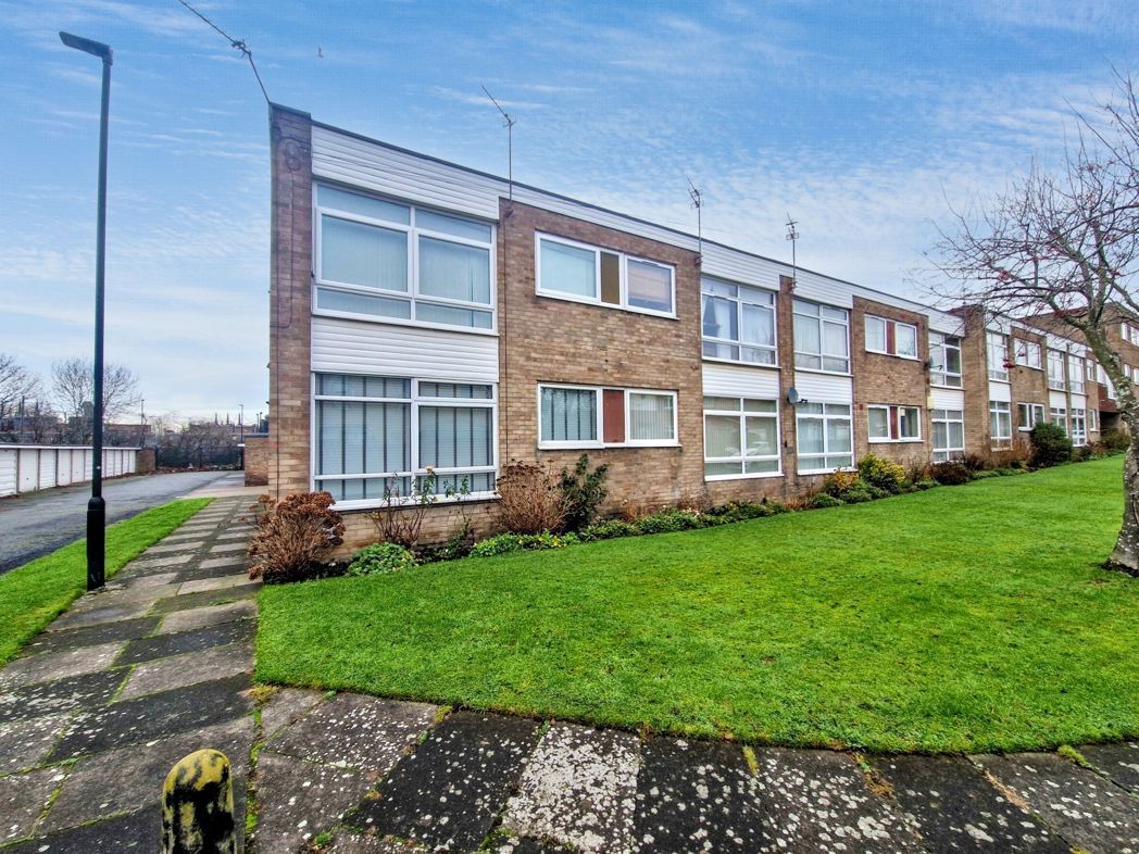 Flat Bowes Court in Newcastle upon Tyne