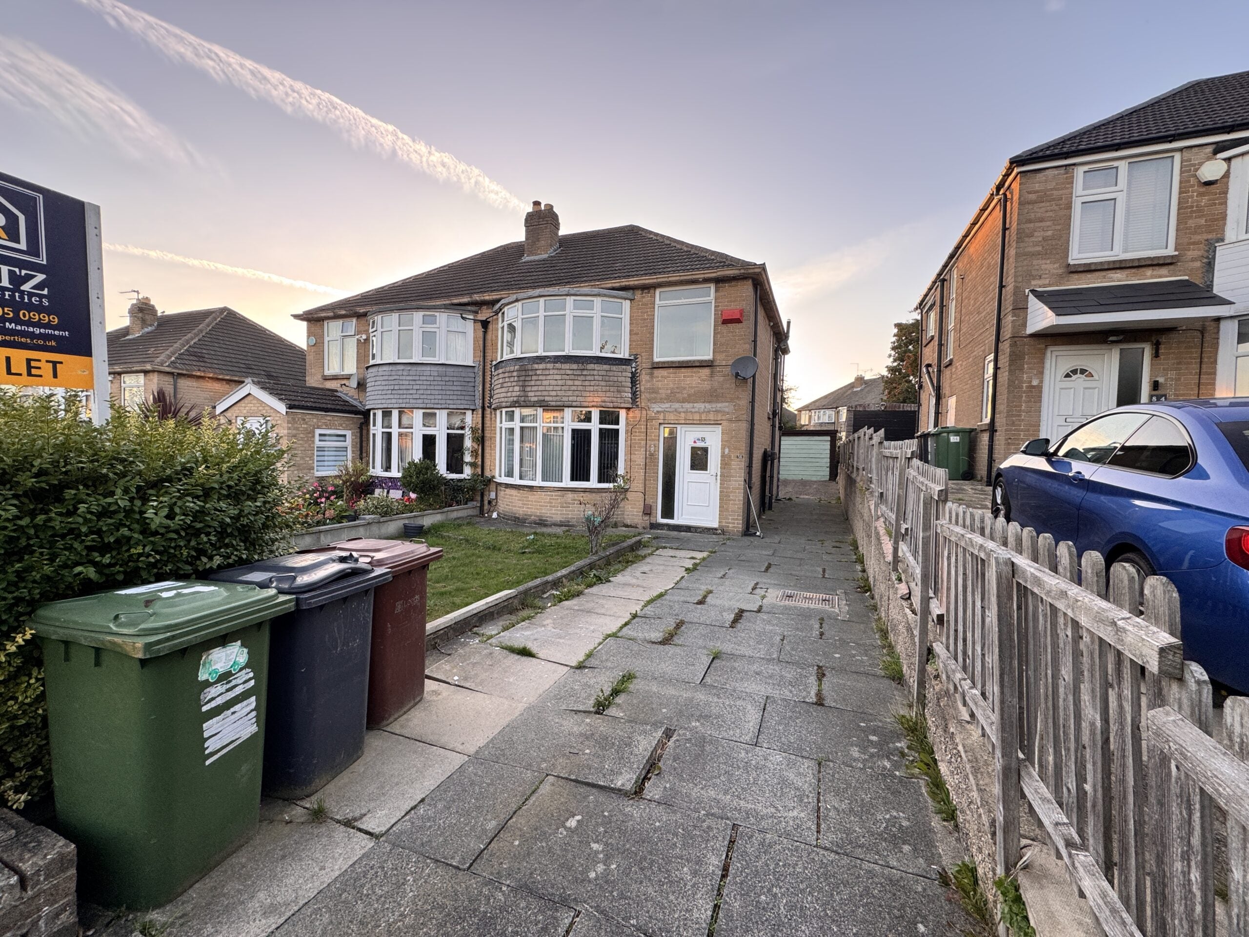 House Carr Manor Avenue in Leeds