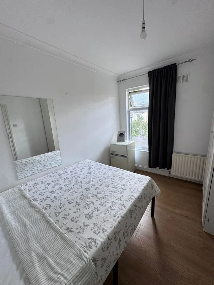 Room Morley Road in Greater London