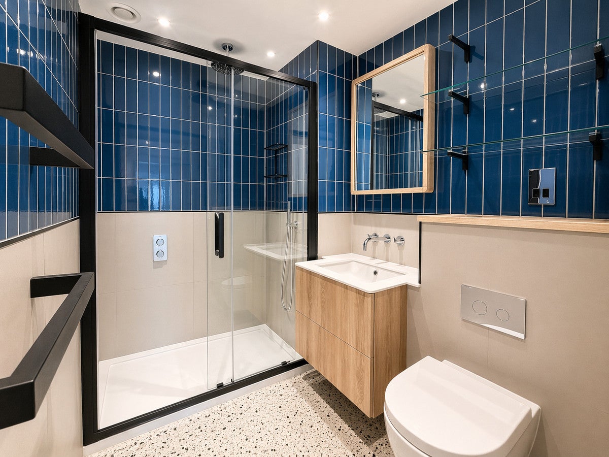 Flat Danvers Avenue in Greater London