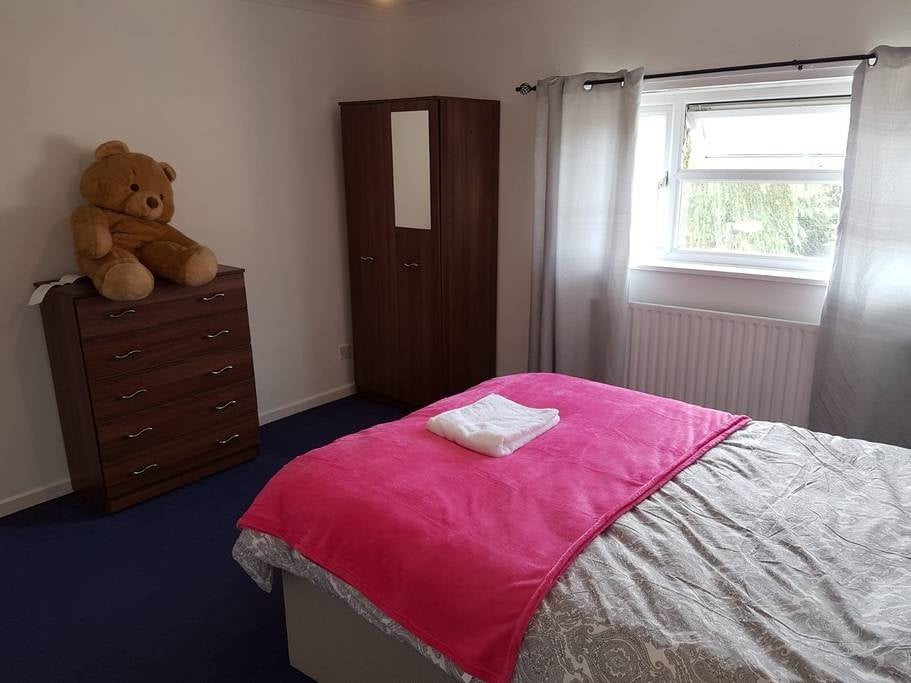 Room Conniburrow Boulevard in Milton Keynes