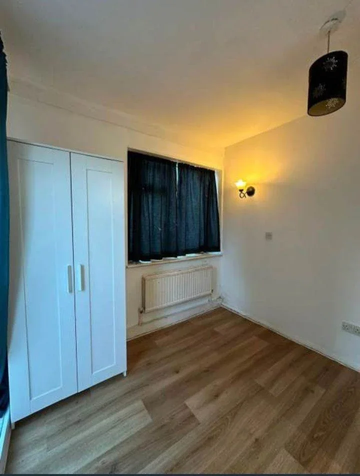 Room Polesworth Road in Greater London