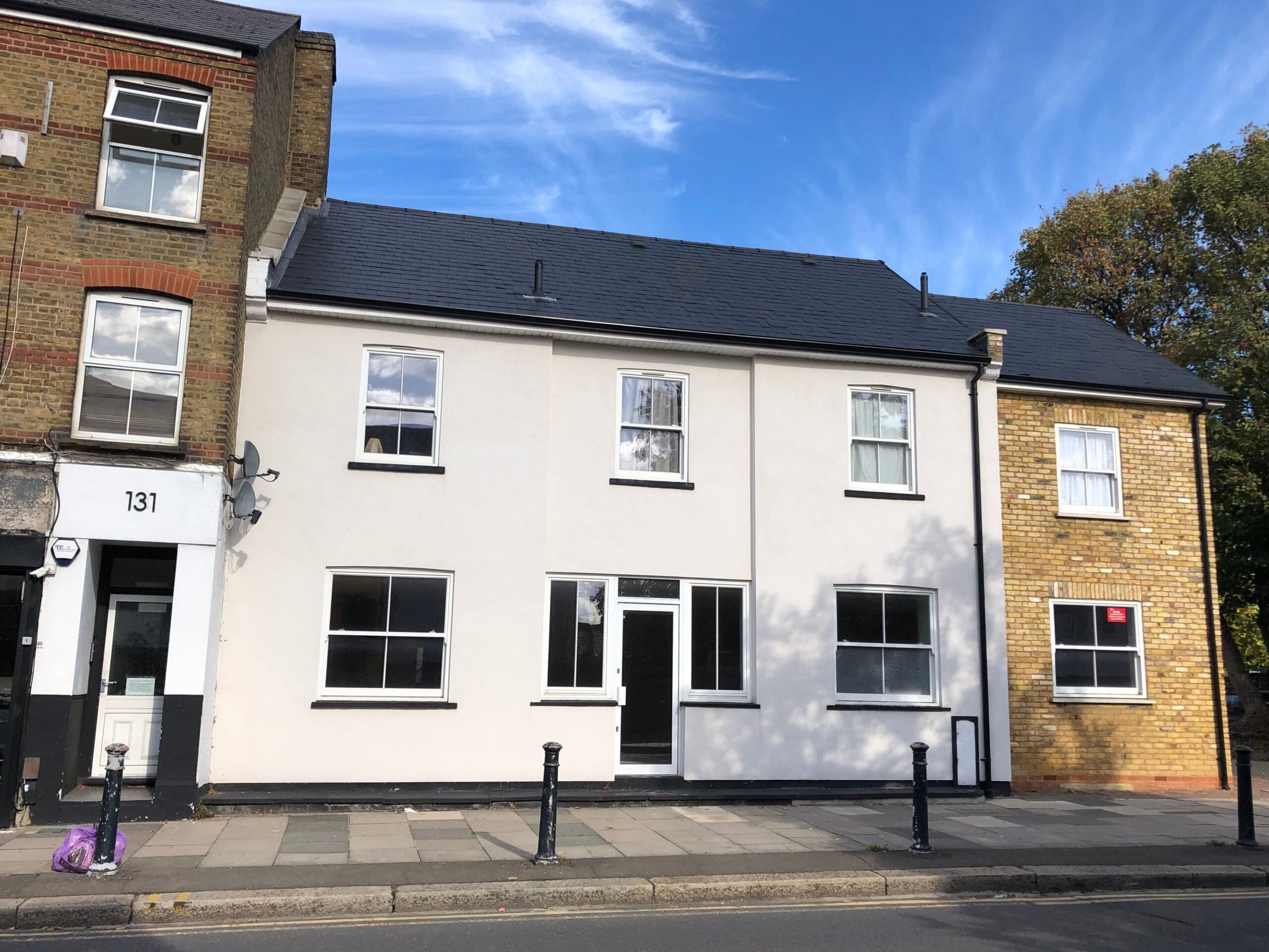 Flat Heston Road in Greater London