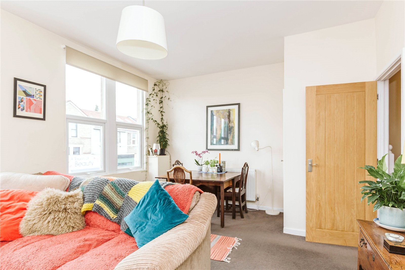 Flat Gloucester Road in Bristol