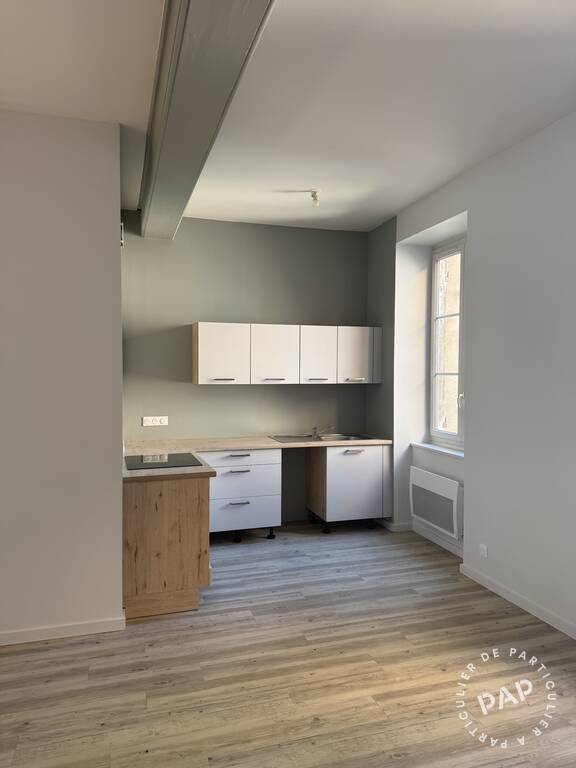 Flat Rue Claude Terrasse in L'Arbresle
