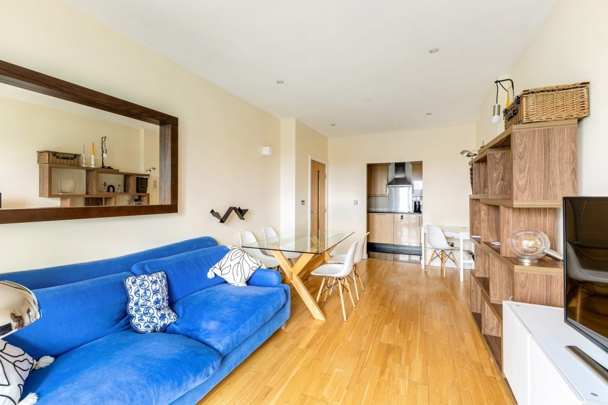 Flat Uxbridge Road in Greater London